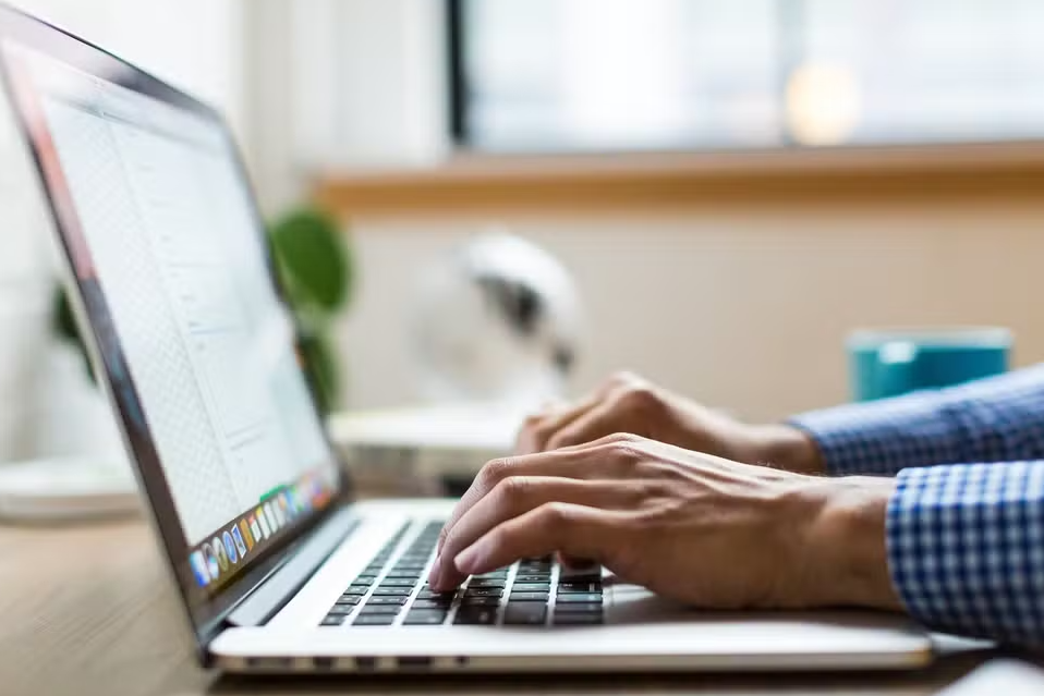 Encontre oportunidades de emprego aqui!